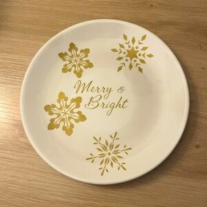 ⭐️🌟Festive Gold Snowflake Plate Dining Style “Merry and Bright”